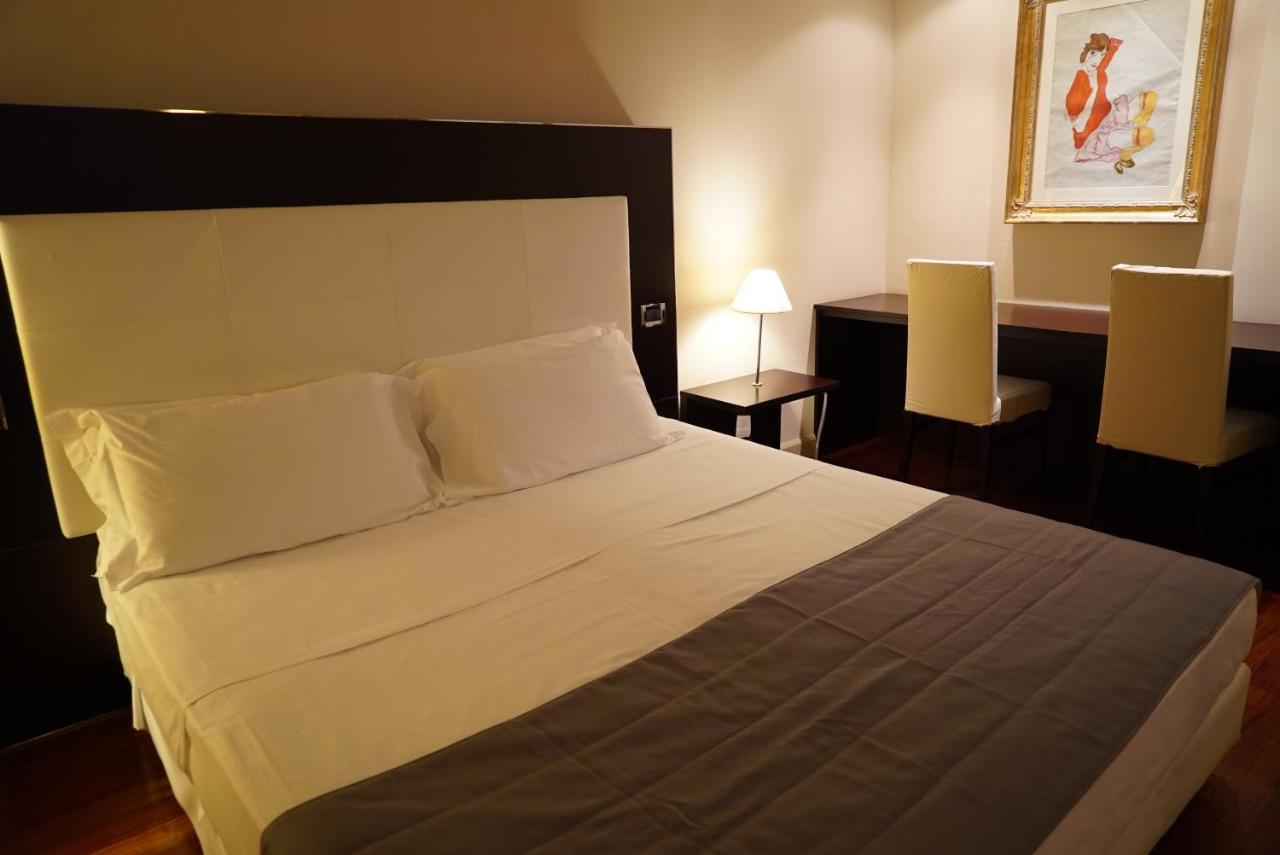 Cremona Palace Hotel Costa Santʼ Abramo Extérieur photo