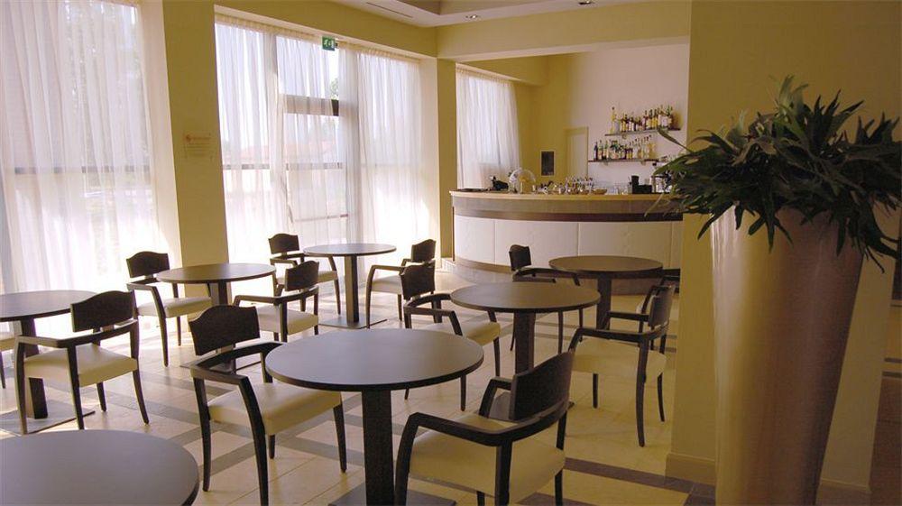 Cremona Palace Hotel Costa Santʼ Abramo Extérieur photo
