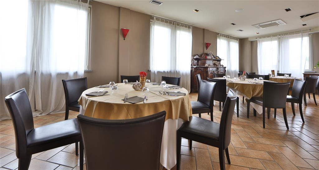 Cremona Palace Hotel Costa Santʼ Abramo Restaurant photo