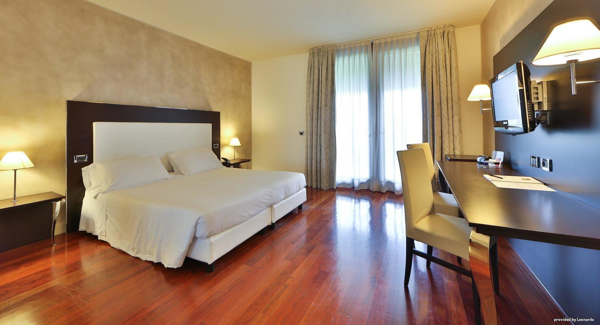 Cremona Palace Hotel Costa Santʼ Abramo Extérieur photo