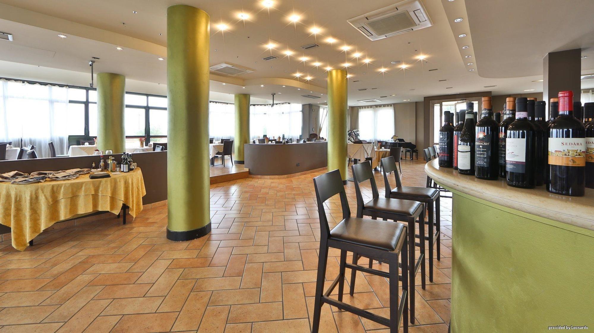 Cremona Palace Hotel Costa Santʼ Abramo Extérieur photo