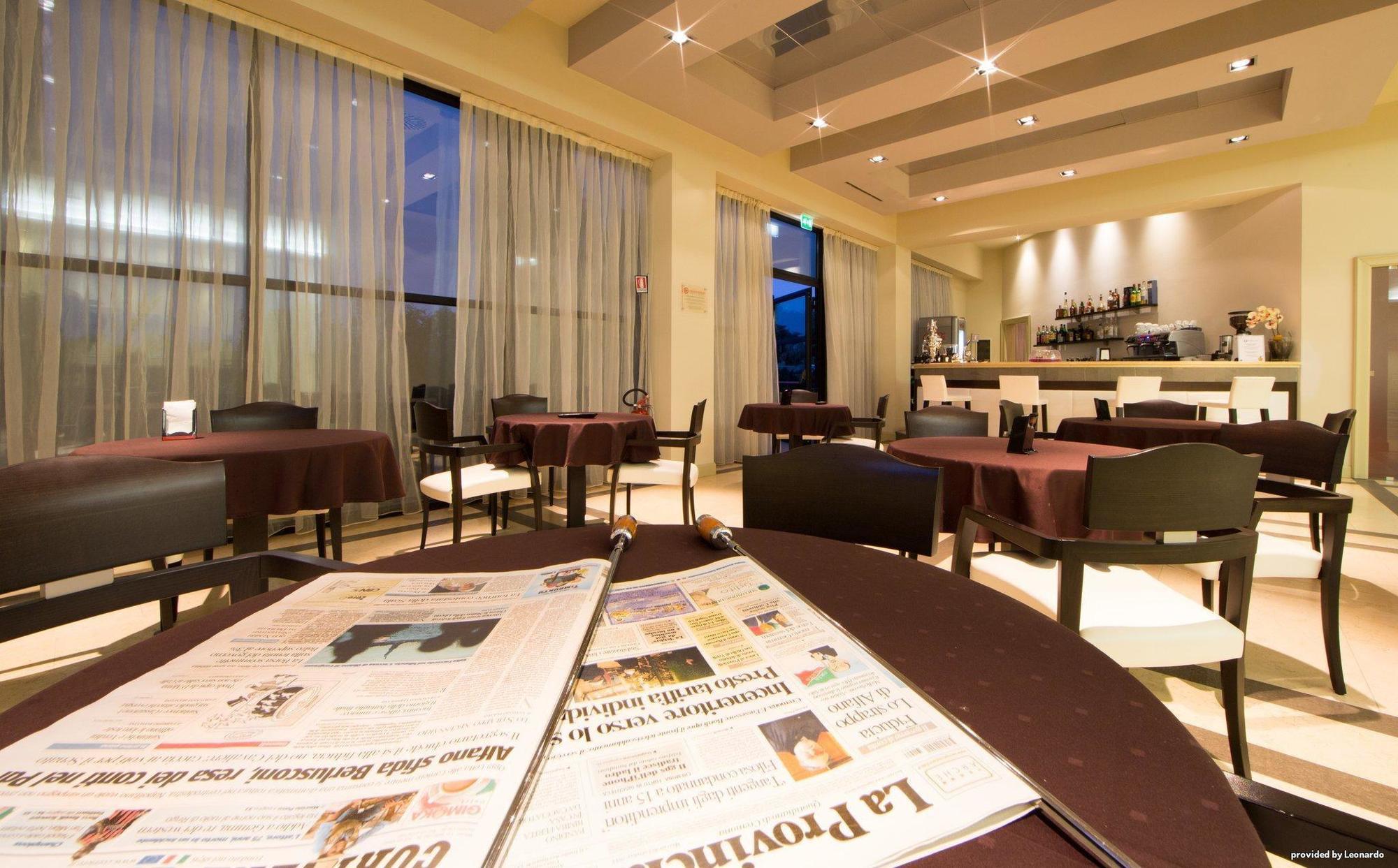 Cremona Palace Hotel Costa Santʼ Abramo Extérieur photo