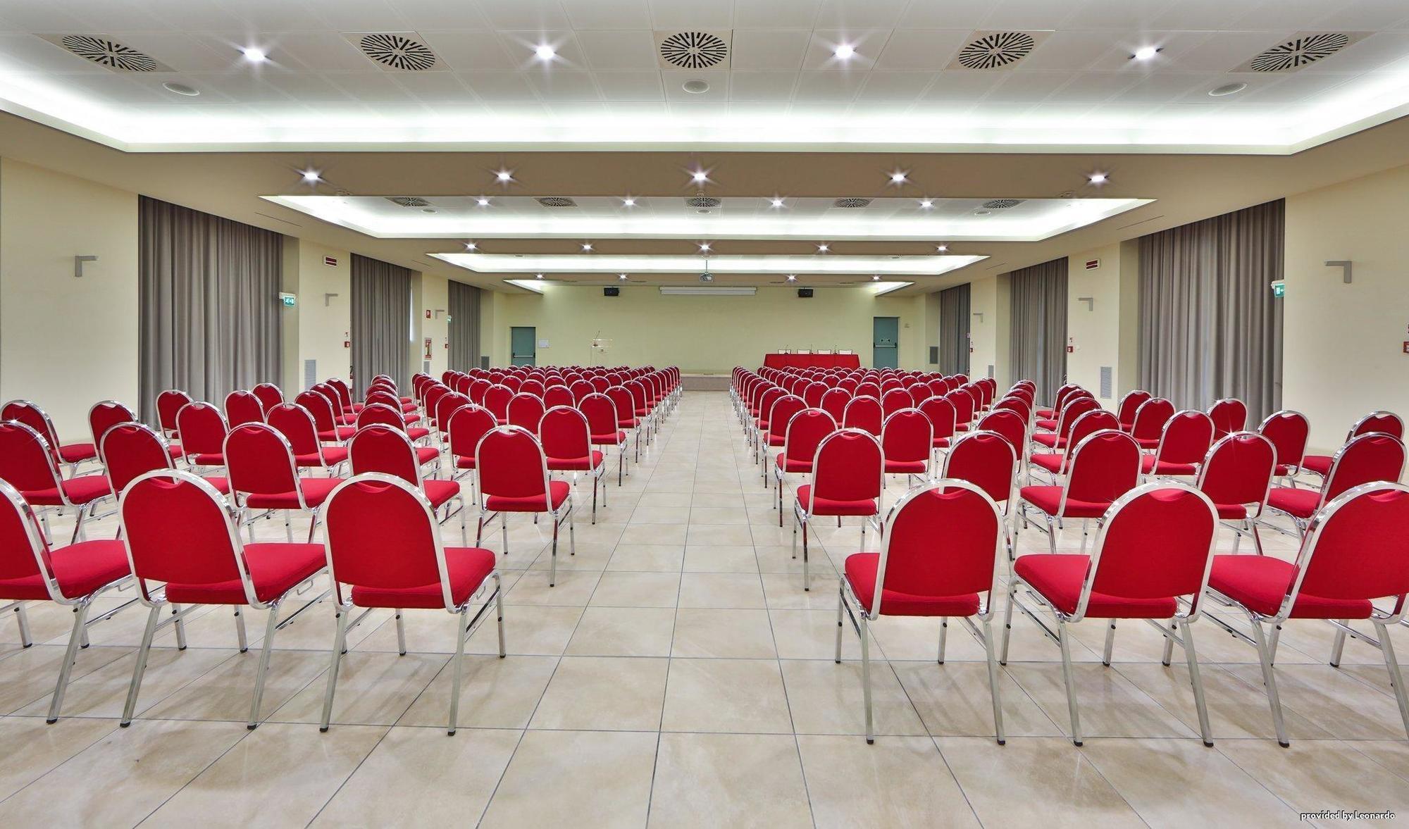 Cremona Palace Hotel Costa Santʼ Abramo Extérieur photo