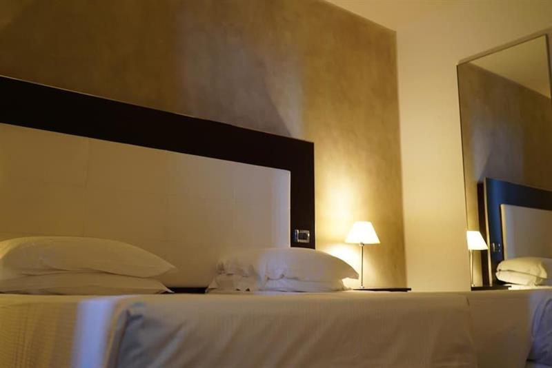 Cremona Palace Hotel Costa Santʼ Abramo Extérieur photo